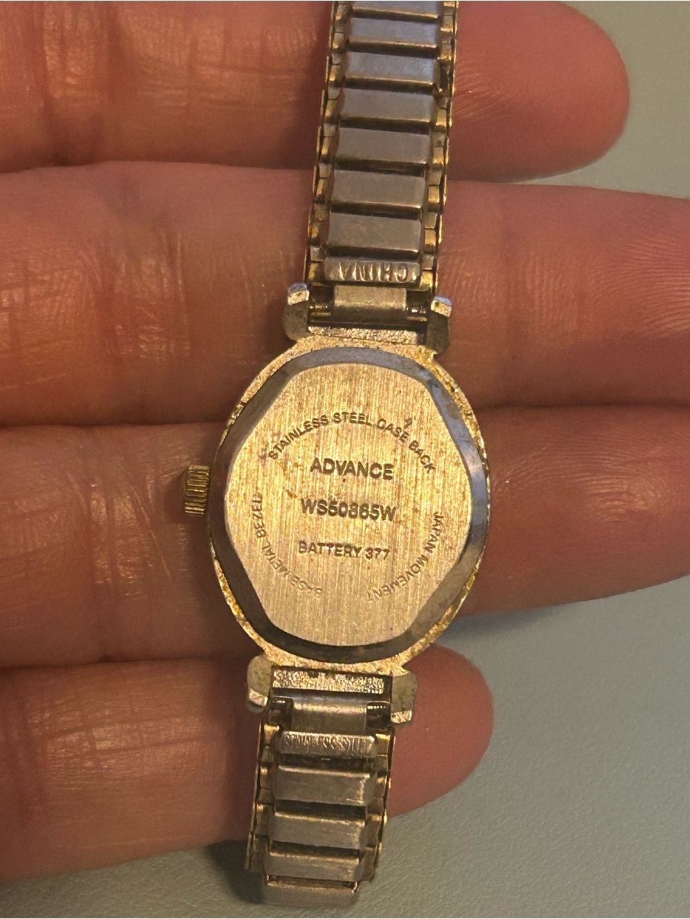 Vintage Advance Ladies Quartz Watch Silver Tone Stretch Band Oval Face - Picture 5 of 7